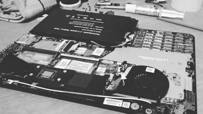 Mi HP Sleekbook desmontada